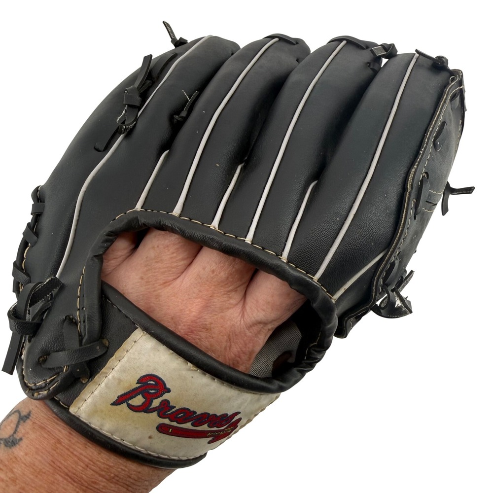 Atlanta Braves Captain D's Seafood Youth Baseball Glove Black 9 Inch 2605 RHT